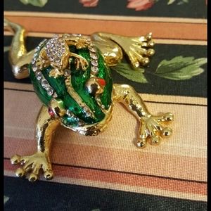 Frog metal trinket box
